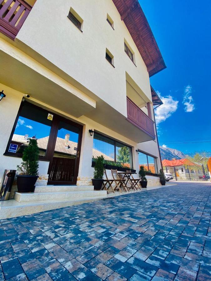 Bed and Breakfast Casa Ankeli Буштени Экстерьер фото