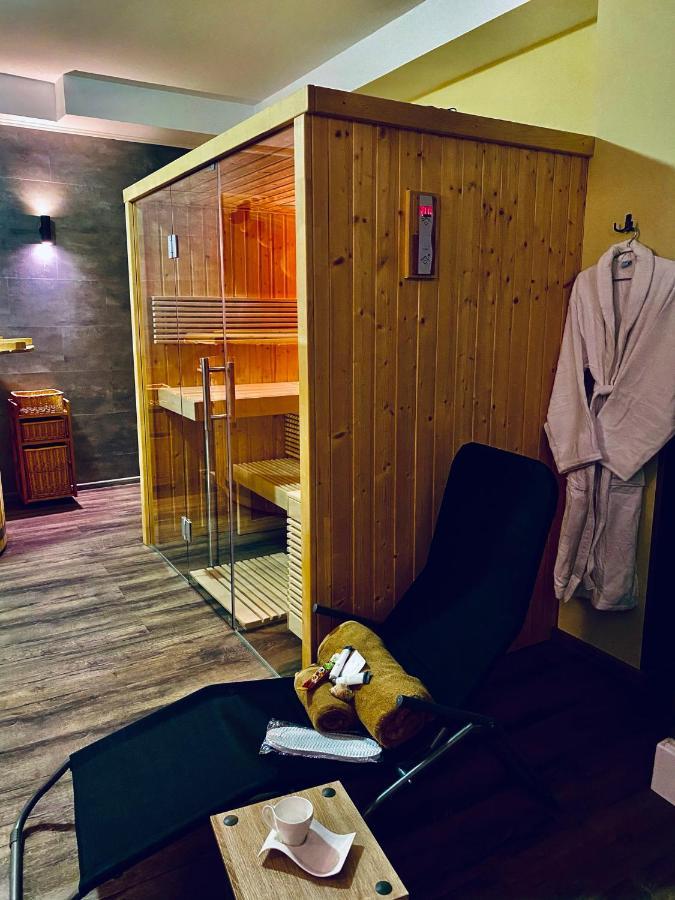 Bed and Breakfast Casa Ankeli Буштени Экстерьер фото