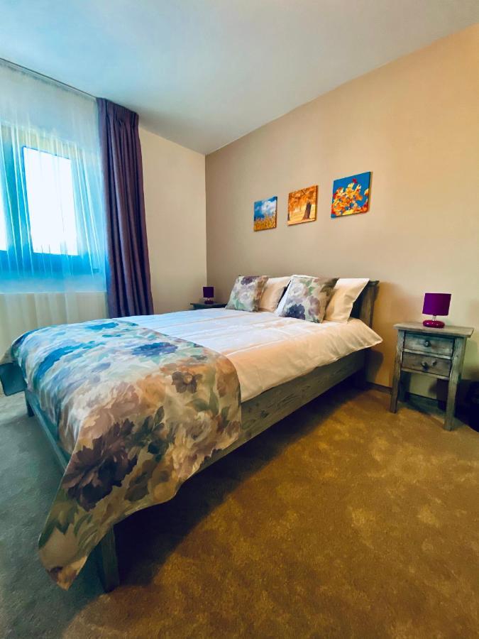 Bed and Breakfast Casa Ankeli Буштени Экстерьер фото