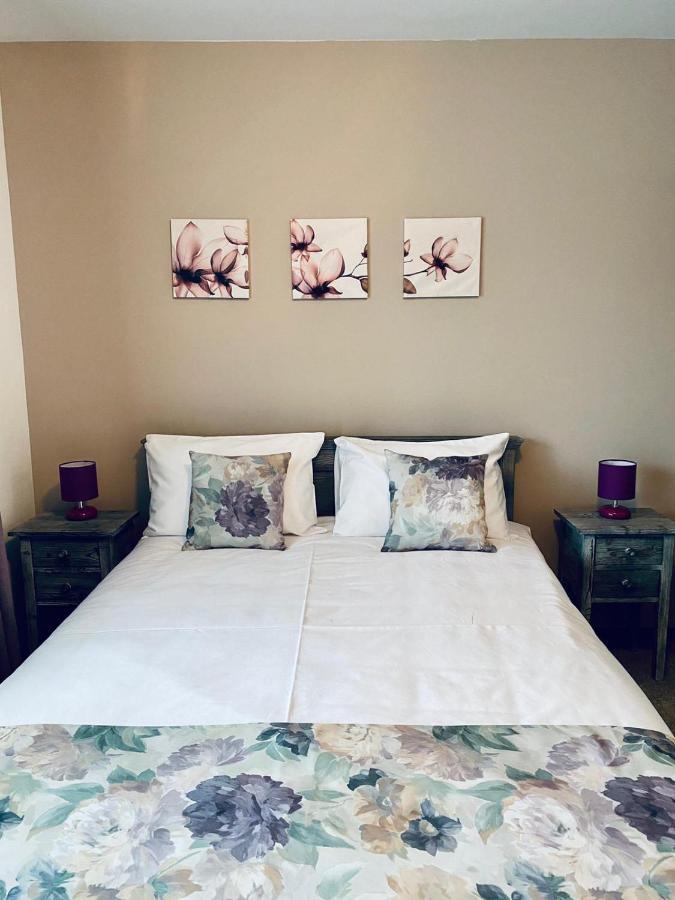 Bed and Breakfast Casa Ankeli Буштени Экстерьер фото