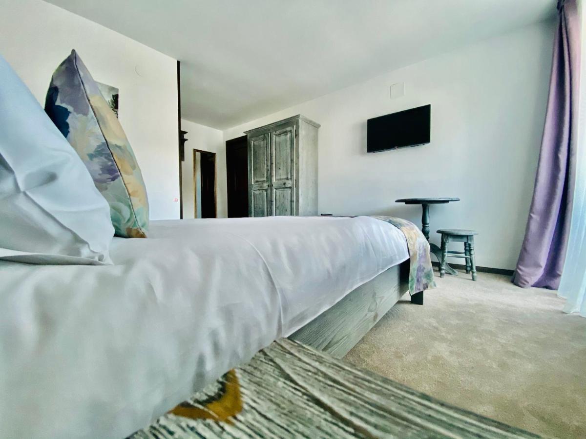 Bed and Breakfast Casa Ankeli Буштени Экстерьер фото